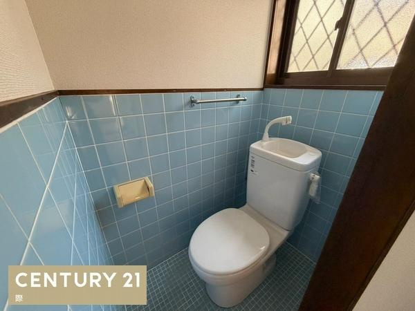 岩出市東坂本　中古戸建のトイレ