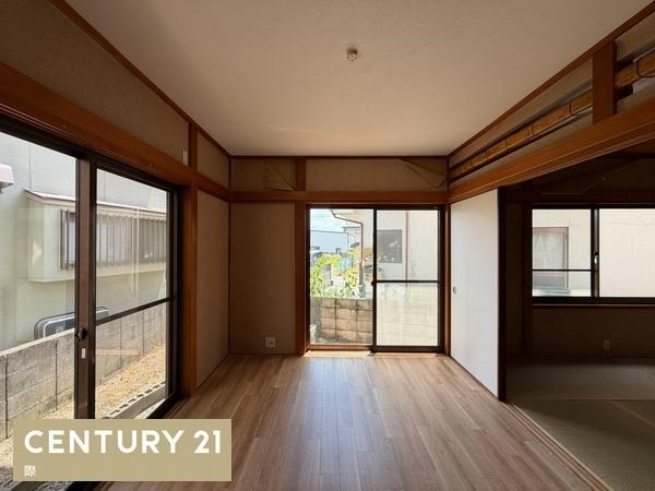 岩出市東坂本　中古戸建の洋室