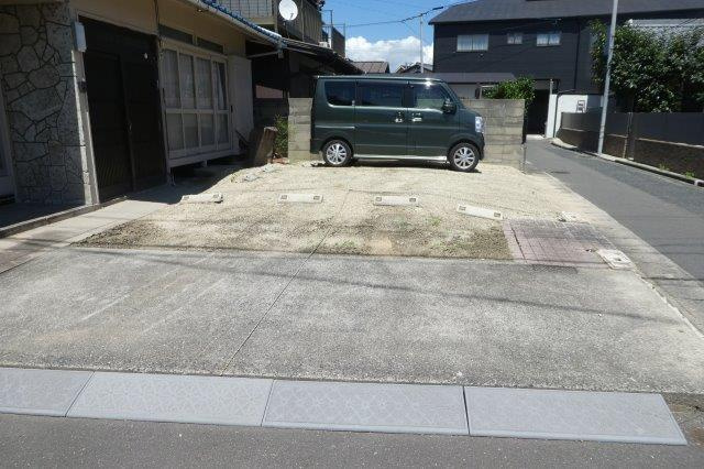 倉敷市白楽町の一戸建ての駐車場