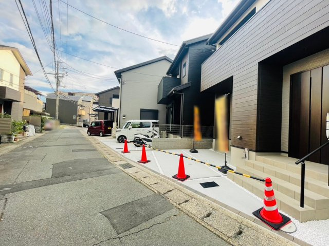 梅津罧原町　7号地の前面道路含む現地写真