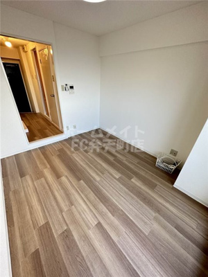 【居間・リビング】 | グランディール壹番館 | 使いやすいリビングです