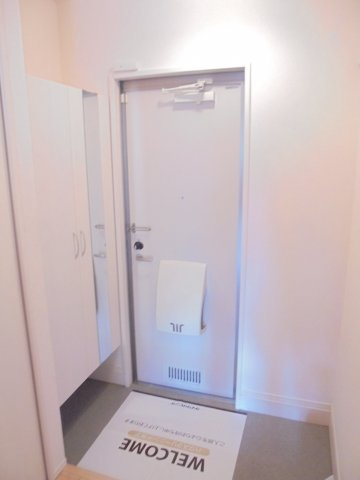 スリーズの玄関