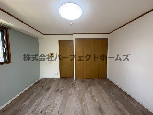 枚方グランドマンションの居間・リビング|こちらのリビングで趣味の時間をお楽しみください