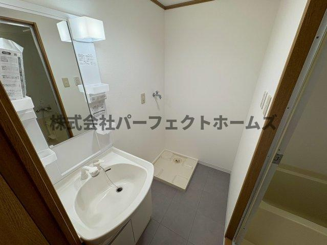 枚方グランドマンションの洗面所|洗面所です