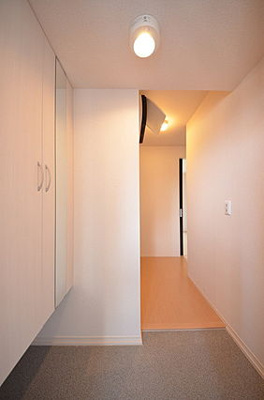 【玄関】 | ベルチェドマーニ | ※同建物別部屋写真