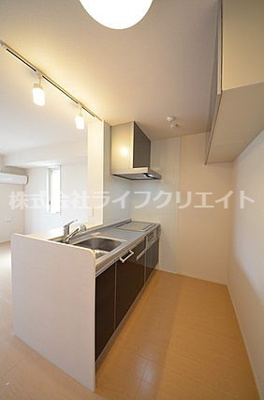 【キッチン】 | ベルチェドマーニ | ※同建物別部屋写真