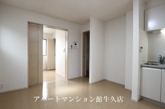 グリーンステージⅢ番館の居間・リビング