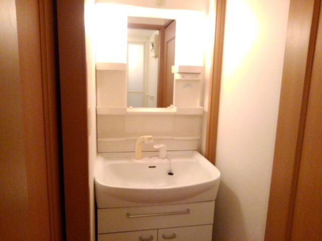 ヴィレッジ・ウェルハウスＢの独立洗面台|洗面所