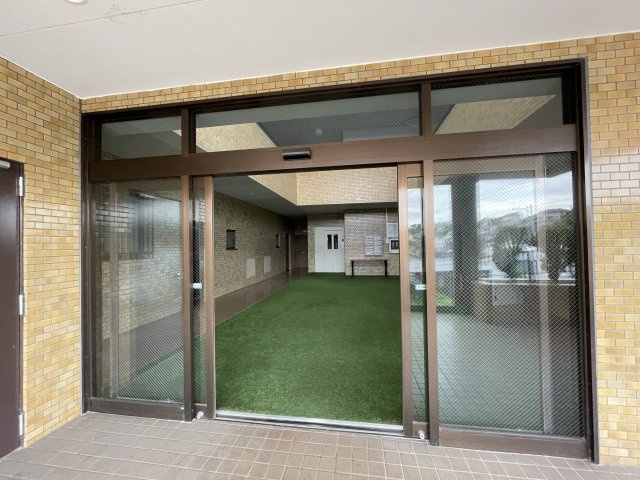 グレース蜆塚のエントランス