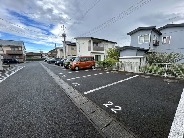 リビングタウン南仙北Eの駐車場