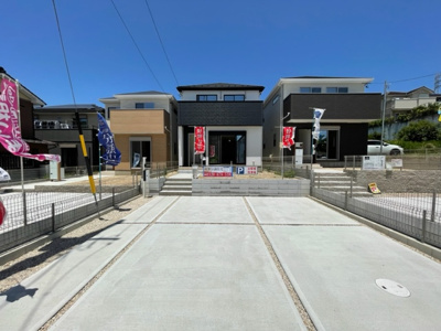 【外観】 | 日進市浅田平子１期全３棟＜仲介手数料無料＞西小・日進西中　新築一戸建て | 撮影
社長の村田です！
自らプレイヤーとして営業しています
長年の経験と実績から皆様により良いマイホーム購入のご提案をいたします。
住宅ローンの不安や購入後の不安等何でもご相談ください。