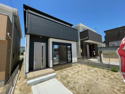 【外観】 | 日進市浅田平子１期全３棟＜仲介手数料無料＞西小・日進西中　新築一戸建て | 撮影
社長の村田です！
自らプレイヤーとして営業しています
長年の経験と実績から皆様により良いマイホーム購入のご提案をいたします。
住宅ローンの不安や購入後の不安等何でもご相談ください。