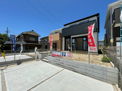 【外観】 | 日進市浅田平子１期全３棟＜仲介手数料無料＞西小・日進西中　新築一戸建て | 撮影
社長の村田です！
自らプレイヤーとして営業しています
長年の経験と実績から皆様により良いマイホーム購入のご提案をいたします。
住宅ローンの不安や購入後の不安等何でもご相談ください。