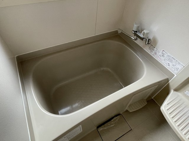 印役町1丁目南棟の浴室