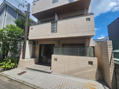 神泉苑マンションのエントランス