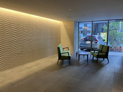 【ロビー】 | プリエールTAT江戸堀 | 広々空間のロビー♪応接セットがあります♪