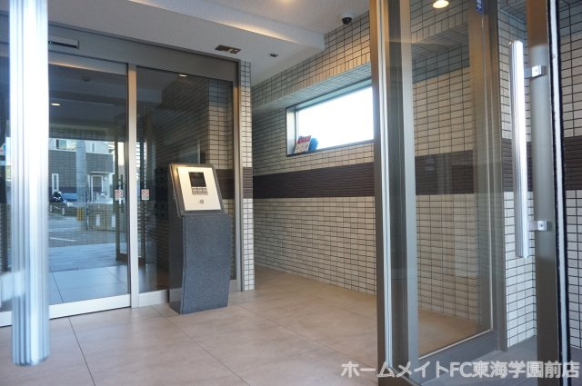 熊本市中央区薬園町の賃貸マンションのエントランス