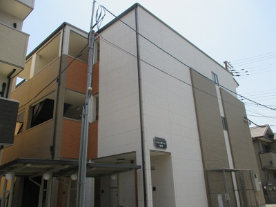 【外観】 | フジパレス吹田ウエスト１番館 | 建物の個性を主張するシックな外観です