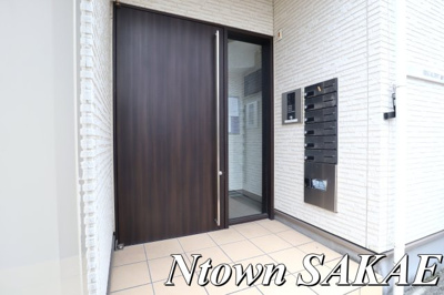 【エントランス】 | REGALEST黒川 | 落ち着いたエントランスです