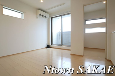 【居間・リビング】 | REGALEST黒川 | こちらの居間で趣味の時間をお楽しみください