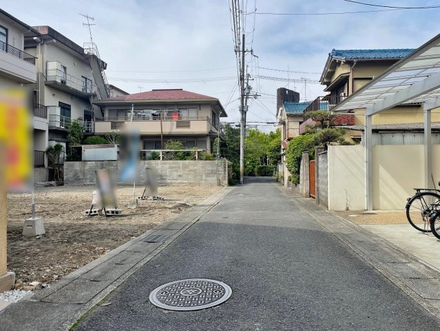梅津尻溝町　建築条件付土地の前面道路含む現地写真