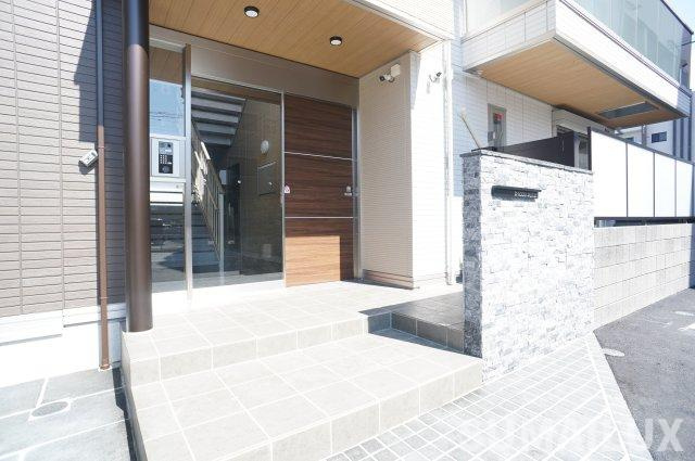 D-room新屋敷のエントランス
