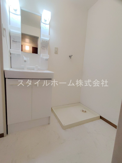 【洗面所】 | メゾン・ド・ラヴィ金屋橋　Ｎ