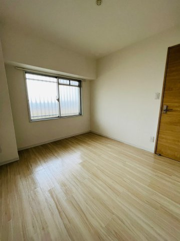 仲介手数料０円！！ハイレジデンス上園苑の居間・リビング