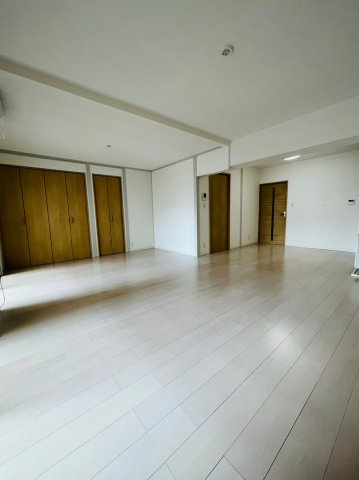 仲介手数料０円！！ハイレジデンス上園苑の居間・リビング