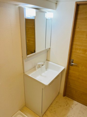 仲介手数料０円！！ハイレジデンス上園苑の洗面所