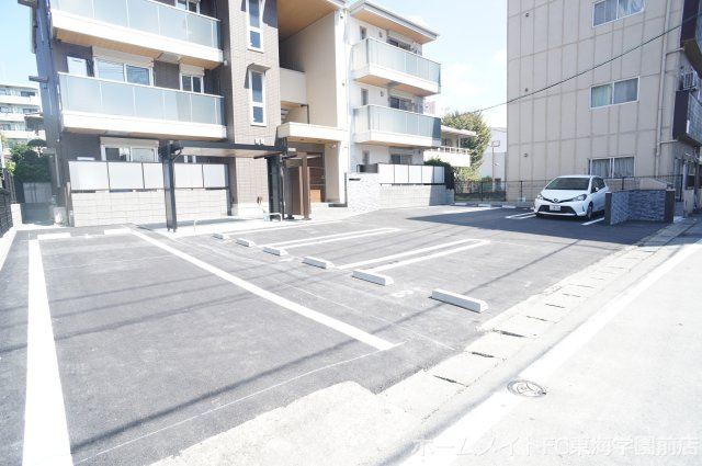 熊本市中央区新屋敷１丁目のアパートの駐車場