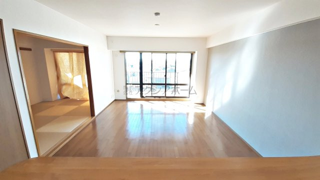 ウインベルコーラス狭山ヶ丘の居間・リビング