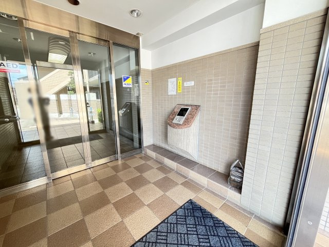 ウインベルコーラス狭山ヶ丘のエントランス