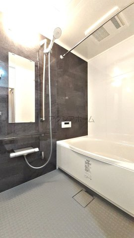 ウインベルコーラス狭山ヶ丘の浴室|令和5年9月浴室換気乾燥暖房機付のシステムバスに交換しています。