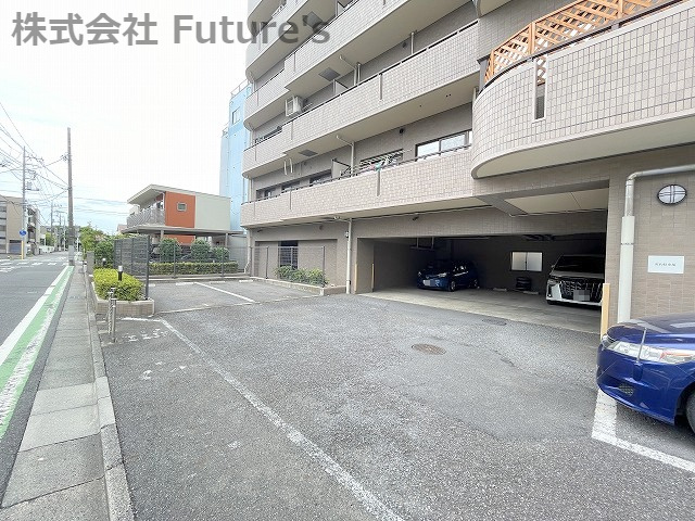 セレスト三郷の駐車場|駐車場（要空き・料金確認）