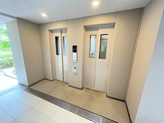 メイツガーデンズ三郷中央フロントコートのその他共用部分|エレベーター完備