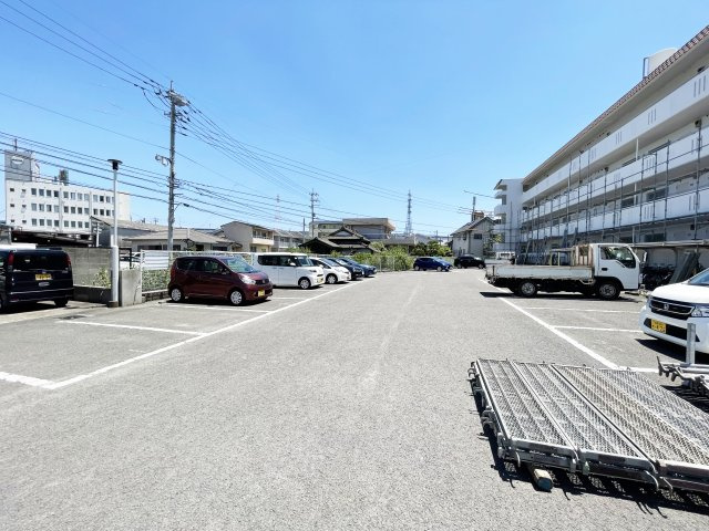 東洋ハイツの駐車場