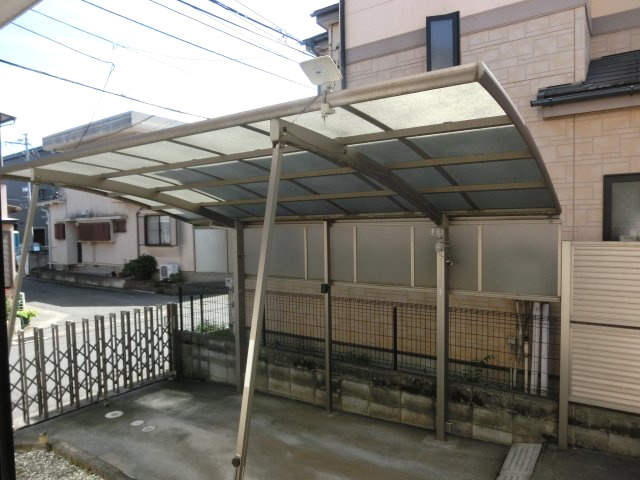 北本市東間７丁目の中古一戸建の駐車場|カーポート付きカースペース２台分