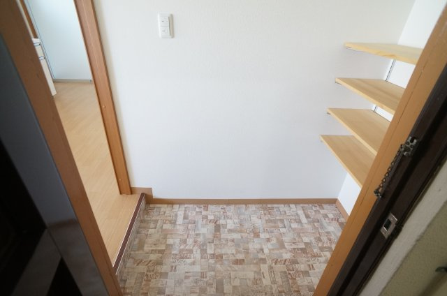 逆瀬川ビルの玄関