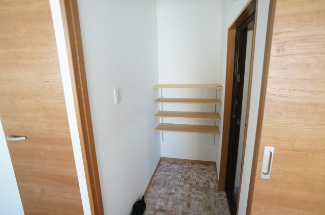 逆瀬川ビルの玄関