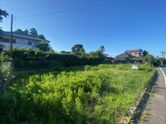 【外観】 | 約72坪の横長の土地！
高低差がすくないためガレージハウスなどにも適しております。