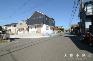 【前面道路含む現地写真】