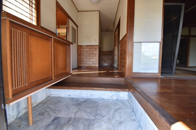 【玄関】 | 中郷町字角牟田戸建