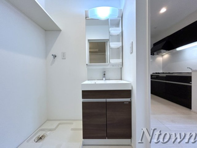 【独立洗面台】 | GRANDTIC浄心 | 独立洗面化粧台が付いています