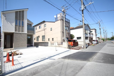 【前面道路含む現地写真】 | 三郷市新和３丁目　4998