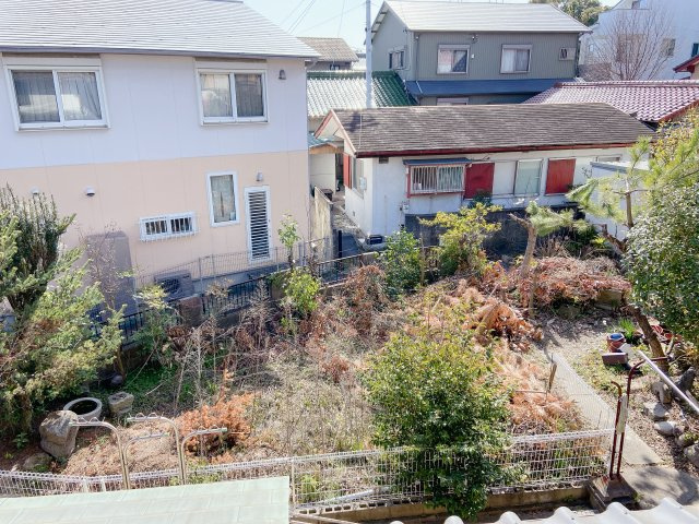 半田市乙川殿町の庭