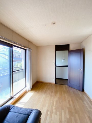 半田市乙川殿町の洋室