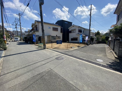 【前面道路含む現地写真】 | 伯太小・北西角地・土地30坪・建築条件なし・更地渡し・和泉市伯太町3丁目 | 前面道路含む現地写真です