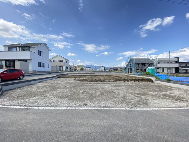 新築　渋川市八木原第12　Livele Garden.S　3号棟の駐車場|　 駐車スペース広々！並列4台置けます♪					
