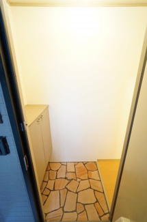 【玄関】 | クレールシャンブルＢ | ※同物件、反転タイプの写真になります。